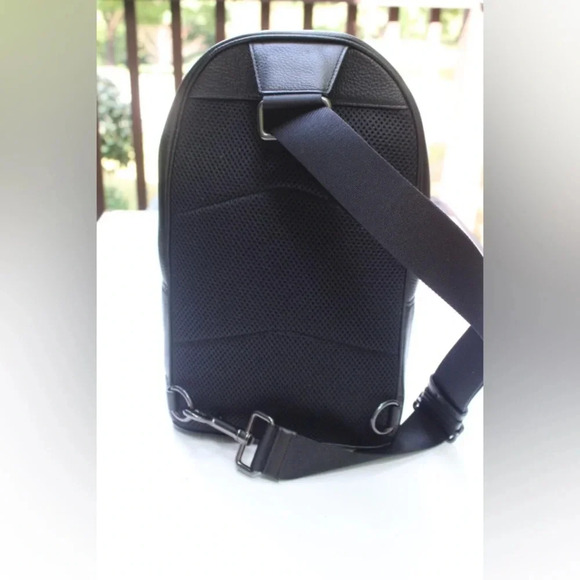 NWOT Coach sling backpack - Picture 3 of 15
